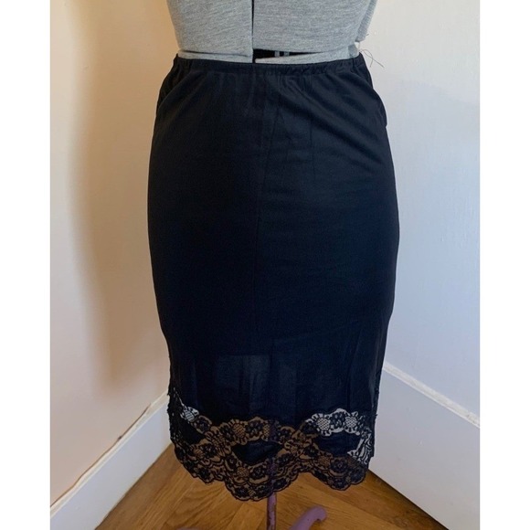 Van Raalte Other - Vintage Van Raalte Suavette Black Nylon Half Slip Lace Hem Small Made in USA
